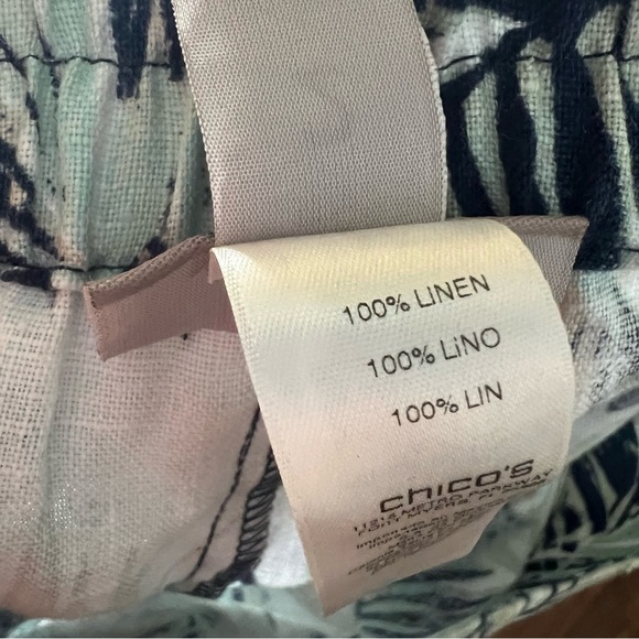 Chico’s Luxe Leaves Linen Saba Capri Pants - Picture 9 of 9